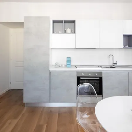 Apartment Vis A Vis *