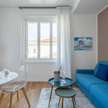Vis A Vis Apartment *
