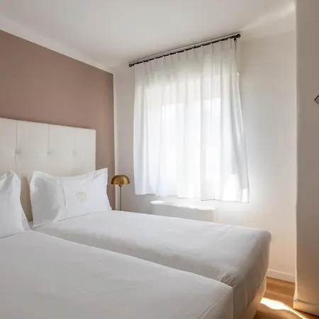 Vis A Vis Apartment *