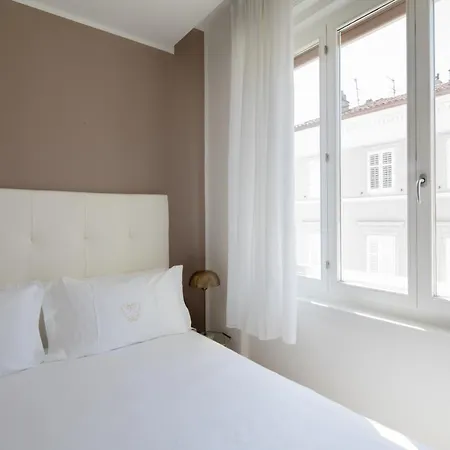 Vis A Vis Apartment