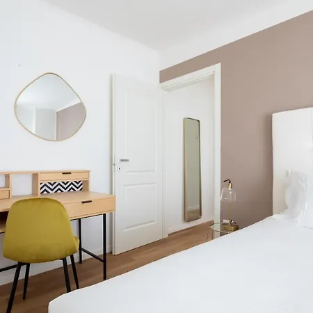 Apartment Vis A Vis *